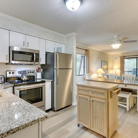 Hilton Head Condo With Balcony And Pool, Walk To Beach Хилтон-Хед-Айленд Экстерьер фото